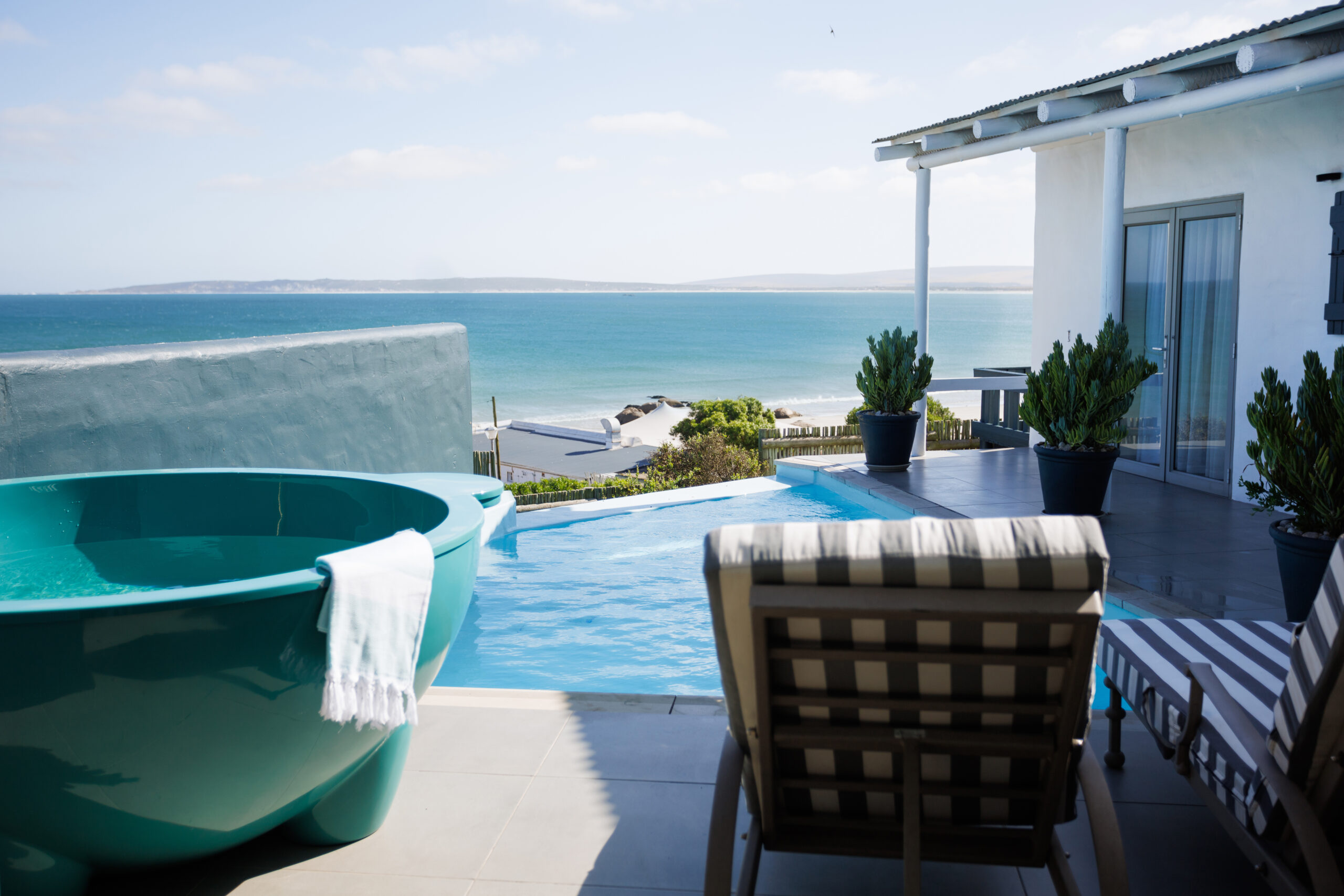 Abalone Hotel & Villas Debuts Exclusive Oyster Suites & Lounge